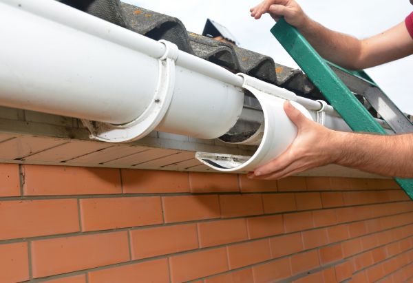 Gutter Maintenance in Northville